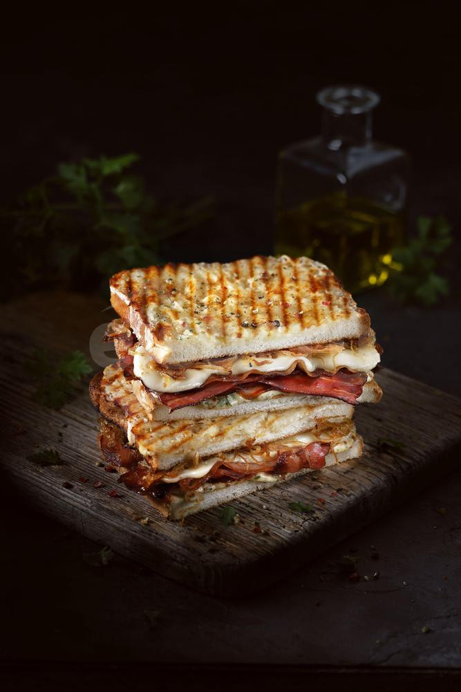 Sendvič Gourmet Pečená slanina Café Snack